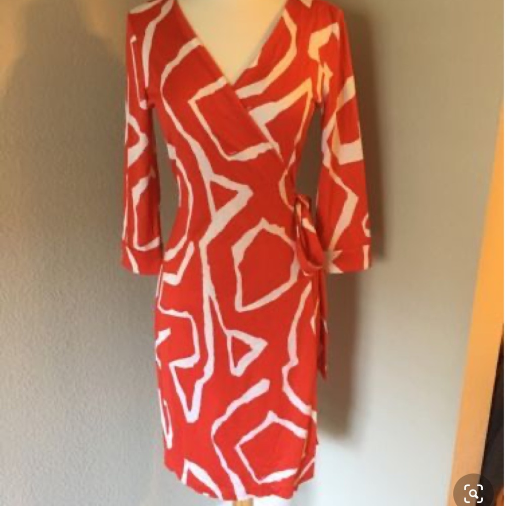 Diane Von Furstenberg 100% Silk Wrap Dress NWOT